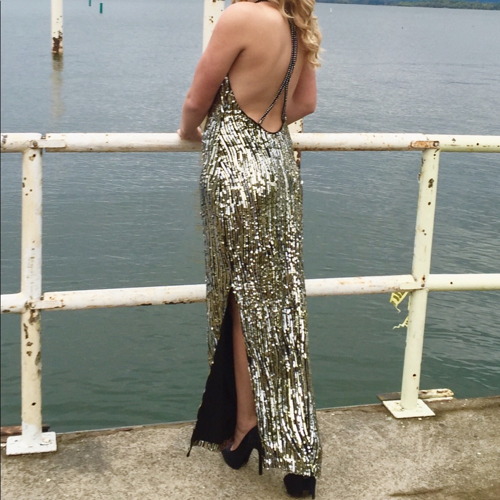 🎉HP!🎉 Beautiful sequence dress - Picture 3 of 3